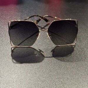 #958 Diff Eyewear Gold Frame Sunglasses